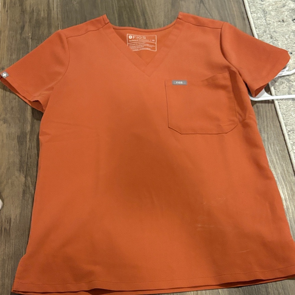 Figs Catarina Scrub Top in Terracotta